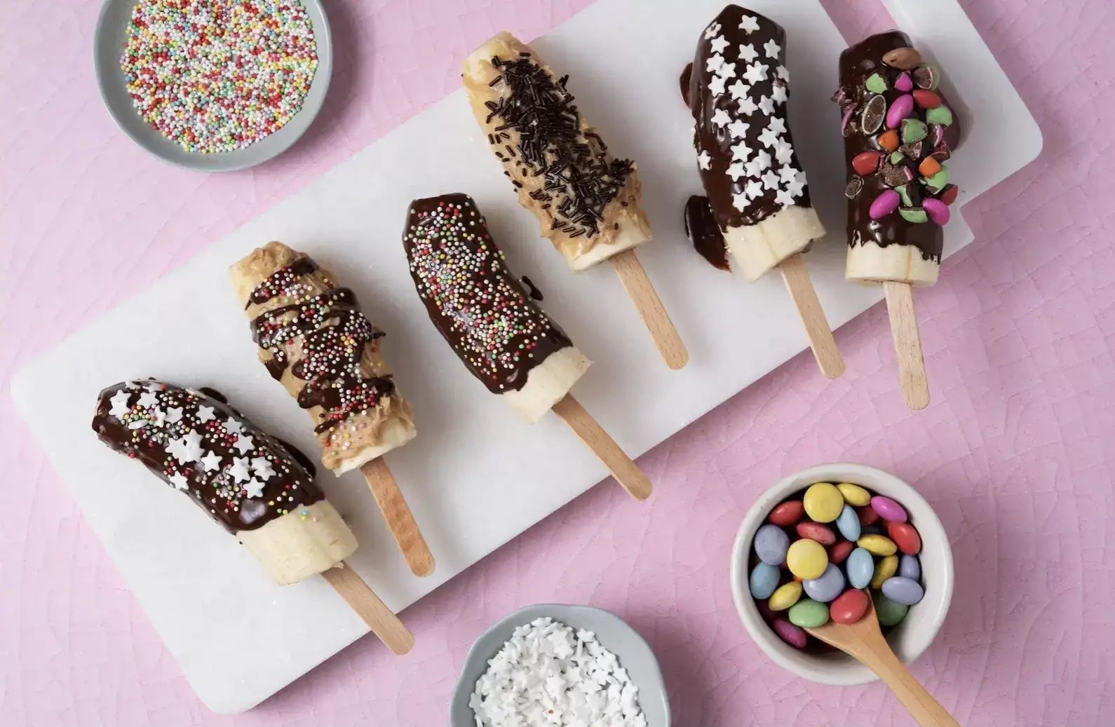 Es Kul Kul: Segarnya Es Krim Tradisional dengan Varian Rasa Klasik dan Modern. Nikmati kelezatannya di setiap gigitan