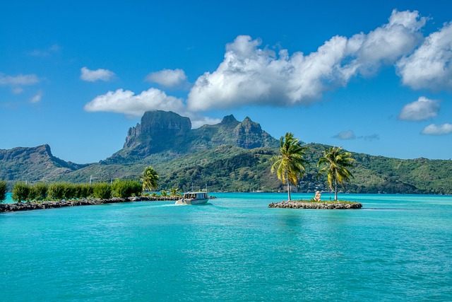 Pulau Hiri: Destinasi Wisata yang Cocok untuk Liburan Tenang