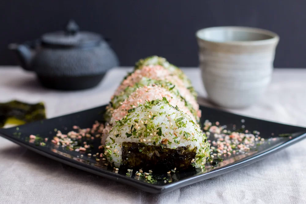 Onigiri Isi Salmon