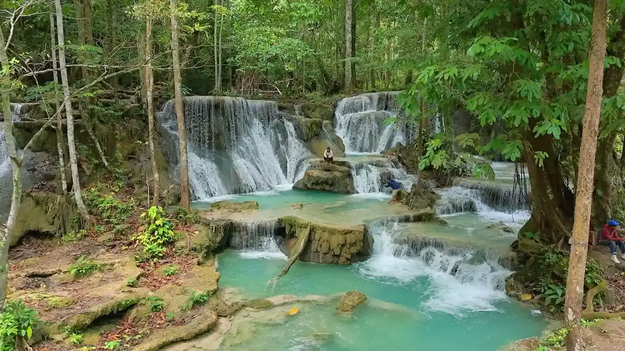 Trip Air Terjun: Menjelajah Tumpak Sewu Seperti di Dunia Fantasi