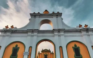 Wisata Religi Madura: Ziarah Sambil Menikmati Kuliner Khas Sumenep yang Bikin Nagih!