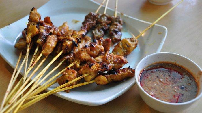 Sate Memeng: Kisah Seru dan Tips Jitu Menikmati Sate Khas yang Bikin Nagih 2 Sate Memeng