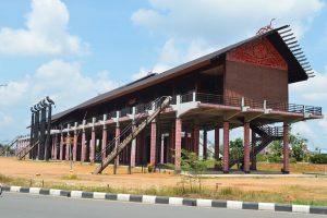 Rumah Radakng, Ikon Arsitektur Tradisional yang Harus Kamu Ketahui
