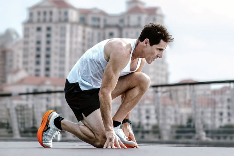 Nfinity Flash: Sepatu Futuristik yang Bikin Langkah Makin Percaya Diri 3
pemakaian Nfinity Flash