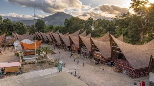 Rumah Adat Bolon: Warisan Budaya Batak yang Memikat Hati