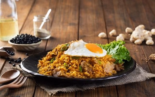 Nasi Goreng Opor Ayam yang Membuat Lidah Bergoyang 2 Nasi Goreng Opor Ayam