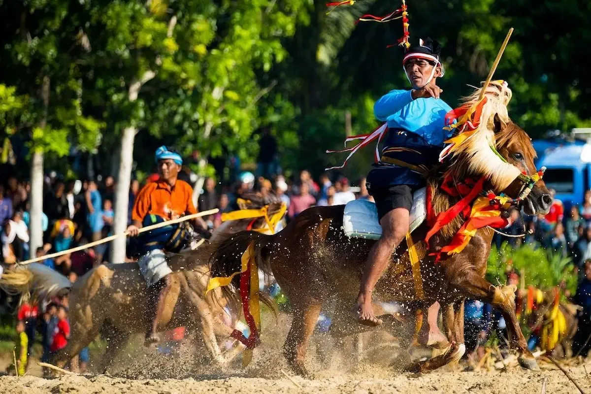Pasola dalam Tradisi Marapu