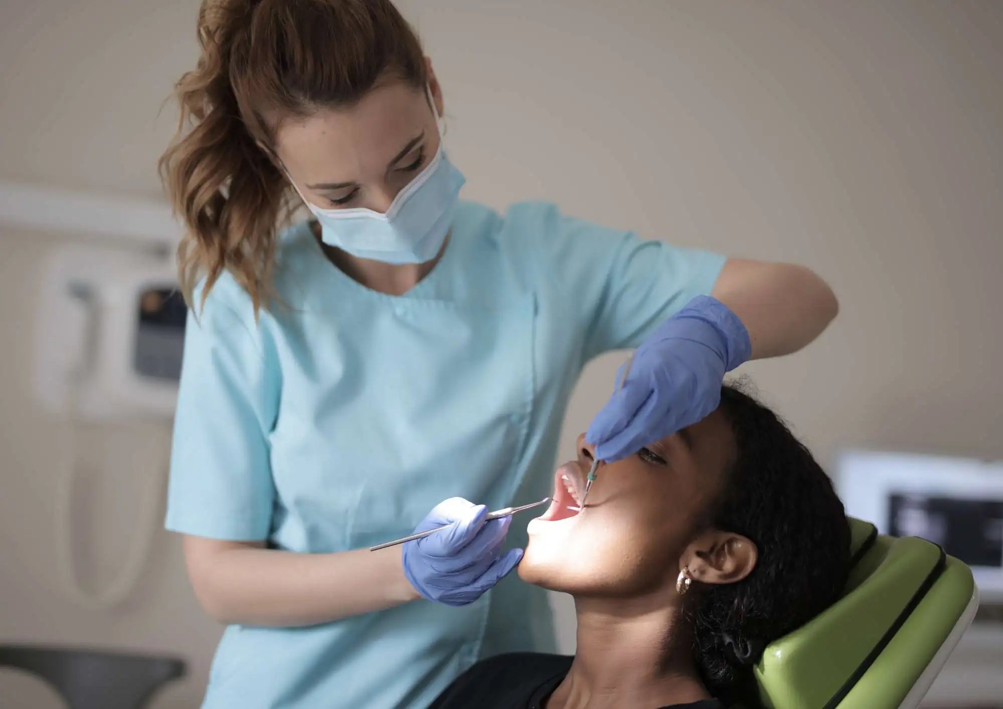 Pentingnya Memilih Sikat Gigi yang Tepat Untuk Kesehatan gigi