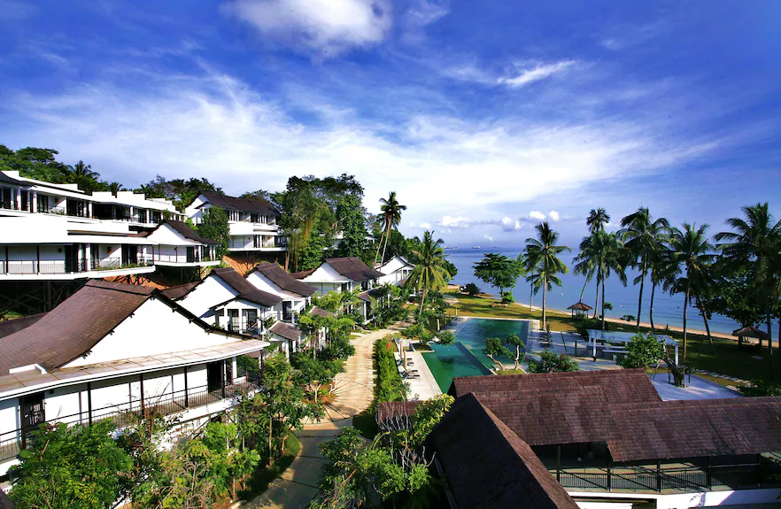 Harmoni Arsitektur Kayu dan Lanskap Pesisir Turi Beach Resort