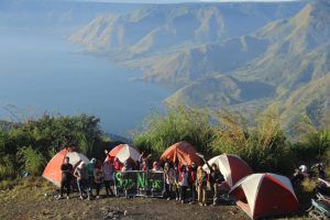 Camping Danau Indah Pengalaman yang Tak Terlupakan