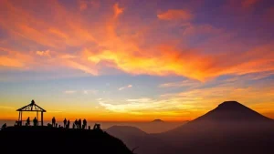 Bukit Sikunir, Tempat Matahari Pagi Menyapa dengan Cara yang Sulit Dilupakan