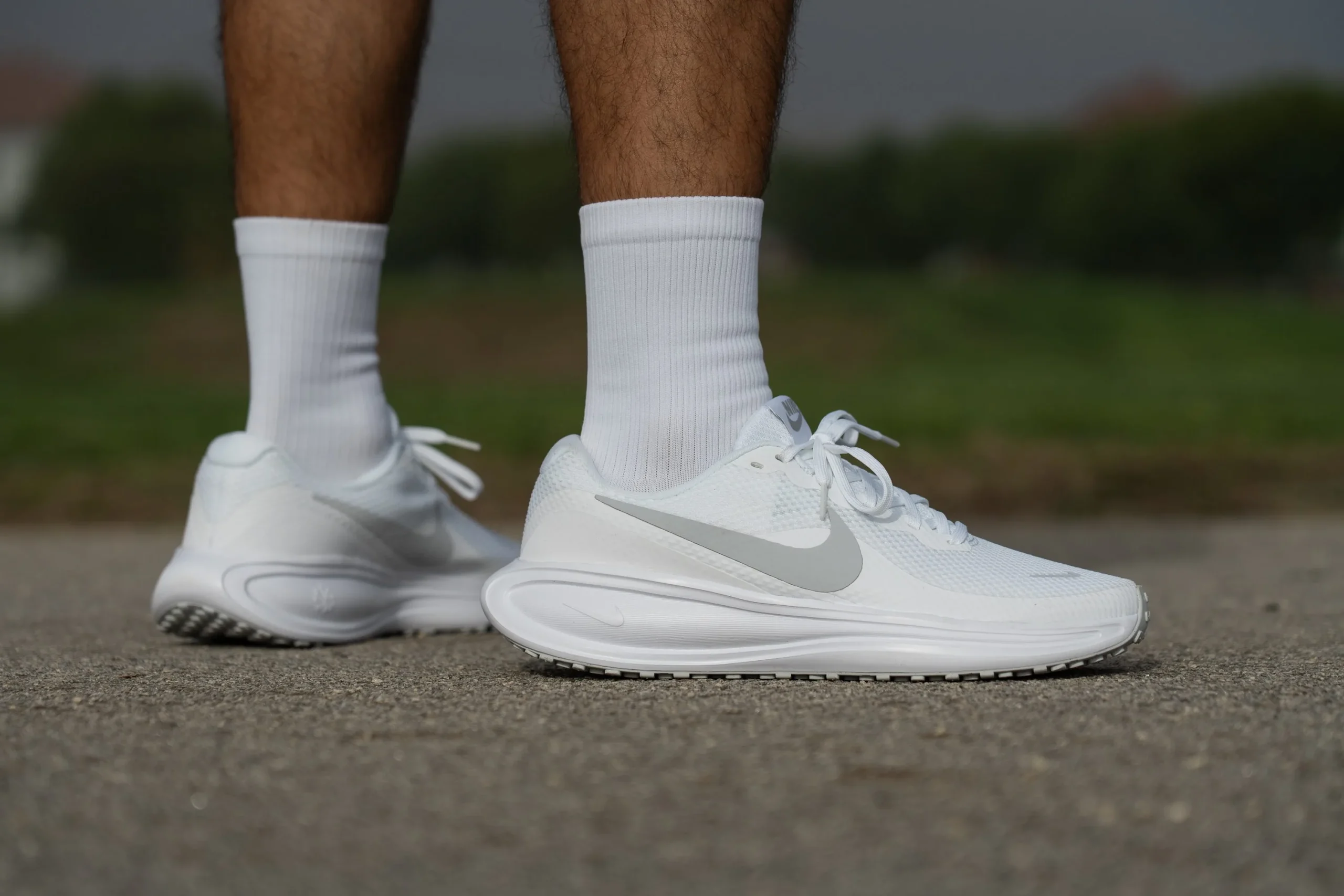 Desain Simpel Nike Revolution yang Justru Terlihat Mahal