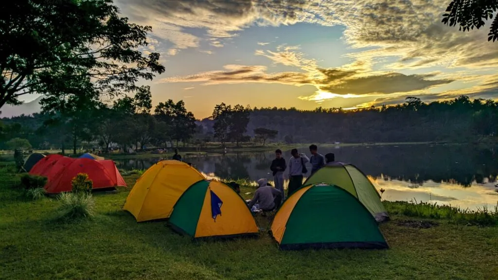 Camping Danau Indah