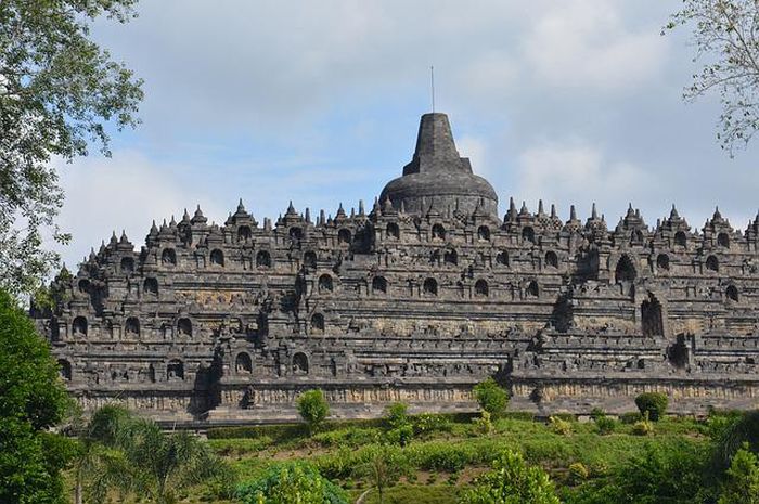 Candi Borobudur, Warisan Agung yang Menyimpan Keheningan dan Keajaiban Nusantara 3 Candi Borobudur