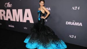 Pesona Zendaya Gaun Schiaparelli yang Menghadirkan Keanggunan Dramatis di Dunia Mode