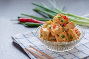 Tahu Cabe Garam, Camilan Gurih Pedas yang Selalu Bikin Ingin Nambah